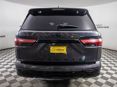 Used 2024 Toyota Sequoia Platinum image 8