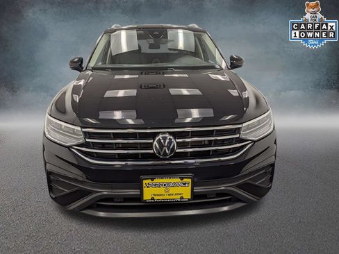 Used 2023 Volkswagen Tiguan SE AWD/4WD image 2