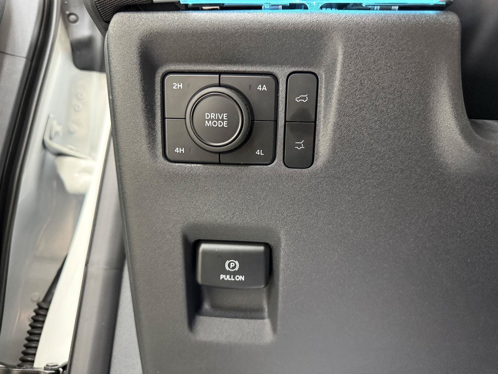 Used 2025 Ford Expedition Max Platinum AWD/4WD image 16