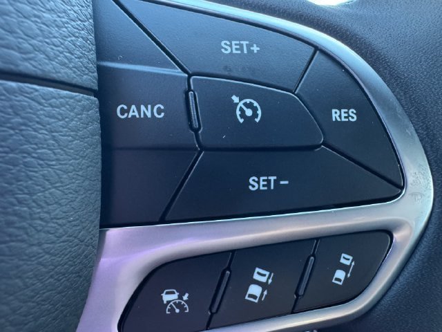 New 2027 Chrysler Pacifica Select FWD image 37