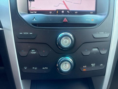 Used 2014 Ford Explorer XLT w/ Equipment Group 202A FWD image 14