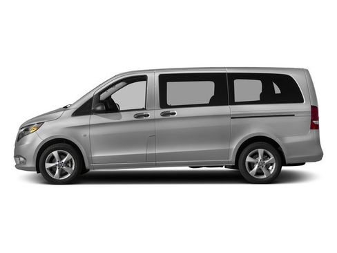 Used 2018 Mercedes-Benz Metris Passenger image 3