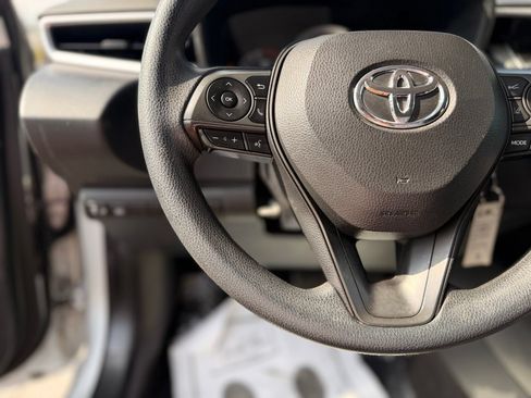 Used 2021 Toyota Corolla LE FWD image 17