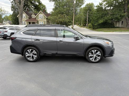 Used 2020 Subaru Outback Limited AWD/4WD image 6