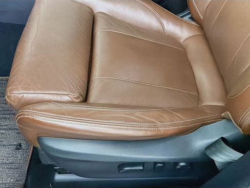 Used 2019 Subaru Ascent Touring image 22