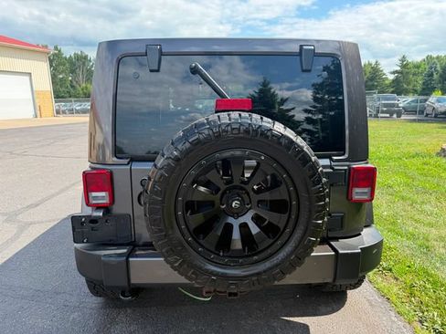 Used 2017 Jeep Wrangler Unlimited Sahara w/ Dual Top Group AWD/4WD image 2
