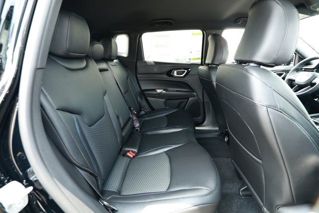 New 2026 Jeep Compass Latitude AWD/4WD image 27