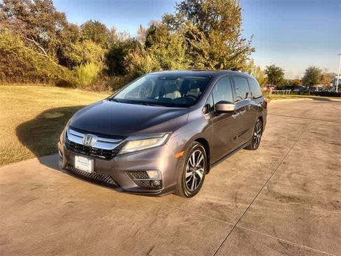 Certified 2019 Honda Odyssey Elite image 2