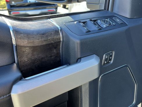 Used 2022 Ford F250 Lariat w/ Lariat Ultimate Package image 15