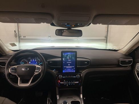 Used 2023 Ford Explorer Limited w/ Limited Technology Package image 14