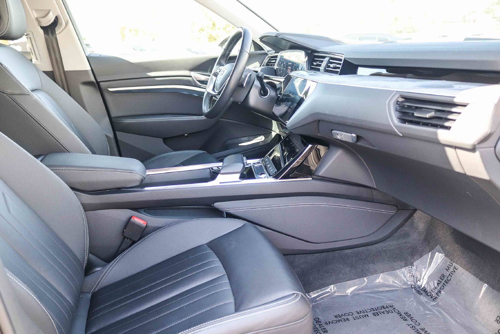 Used 2024 Audi Q8 e-tron Premium Plus AWD/4WD image 18