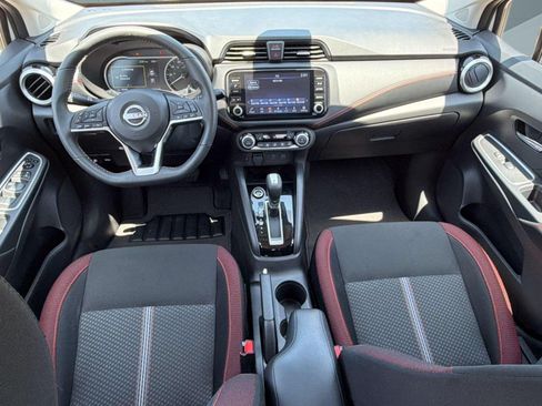 Used 2025 Nissan Versa SR FWD image 15