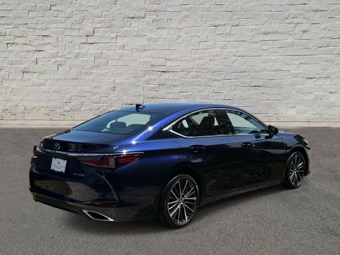 Used 2025 Lexus ES 350 w/ Premium Package FWD image 3