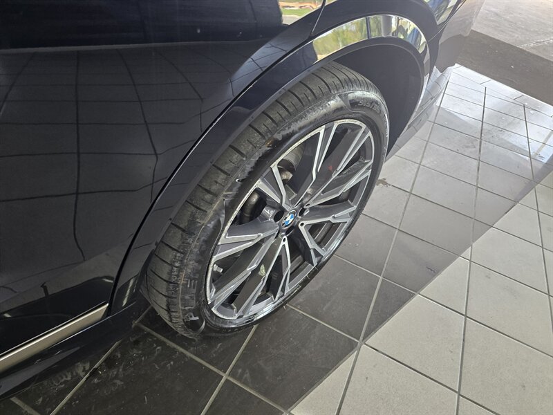 Used 2020 BMW X7 M50i w/ Executive Package AWD/4WD image 53