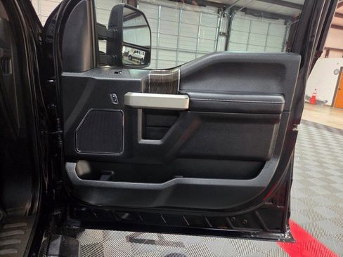 Used 2020 Ford F450 Lariat w/ Lariat Value Package image 39