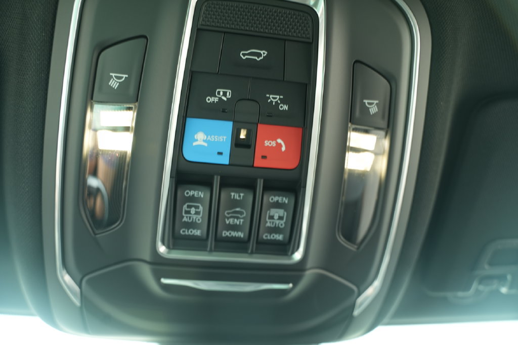 New 2026 Jeep Grand Cherokee Limited w/ MOPAR Finishing Package AWD/4WD image 36