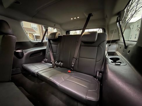 Used 2016 GMC Yukon XL SLT w/ Open Road Package image 13