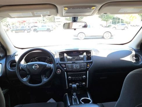 Used 2020 Nissan Pathfinder S AWD/4WD image 21