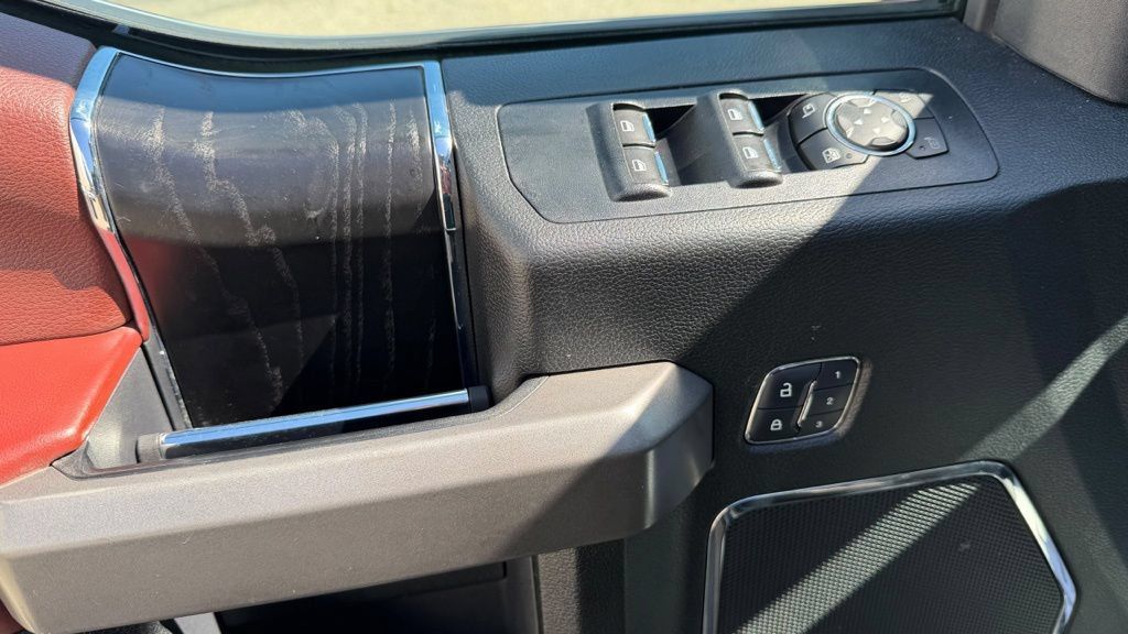 Used 2018 Ford F150 Platinum w/ Technology Package AWD/4WD image 12