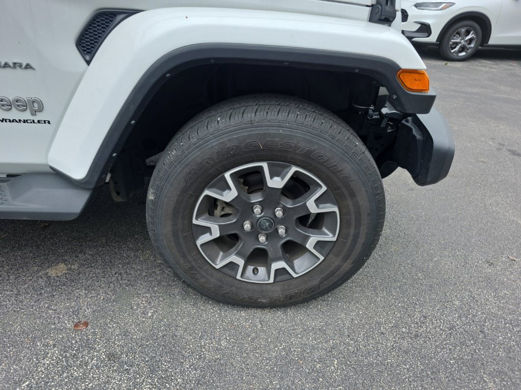 Used 2024 Jeep Wrangler Unlimited Sahara AWD/4WD image 11