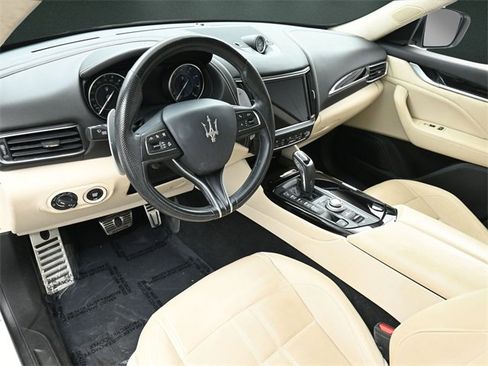 Used 2022 Maserati Levante Modena image 10