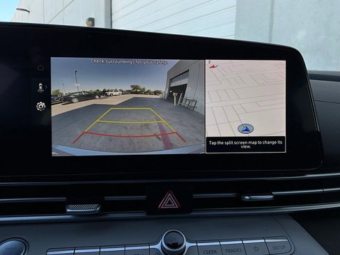 Used 2025 Hyundai Elantra Limited image 29