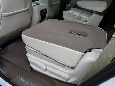 Used 2025 GMC Yukon Denali image 66