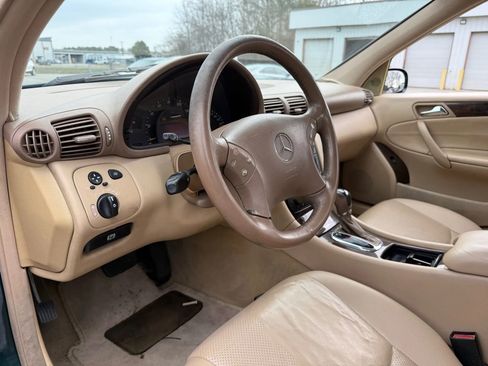 Used 2003 Mercedes-Benz C 240 Sedan image 17