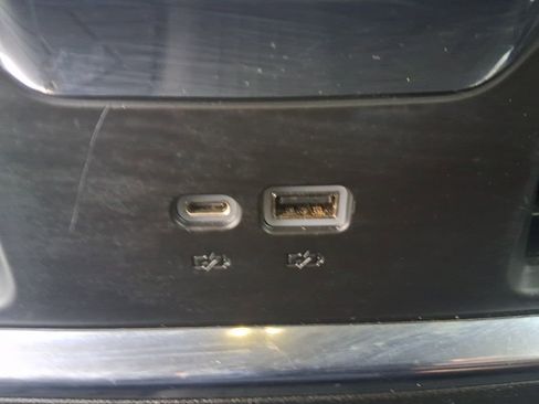 Used 2023 Chevrolet Silverado 1500 LTZ image 18