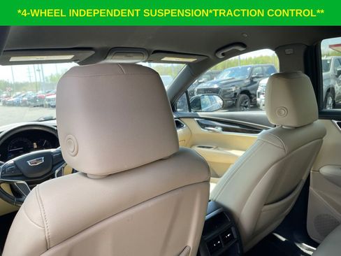 Used 2019 Cadillac XT5 AWD image 12