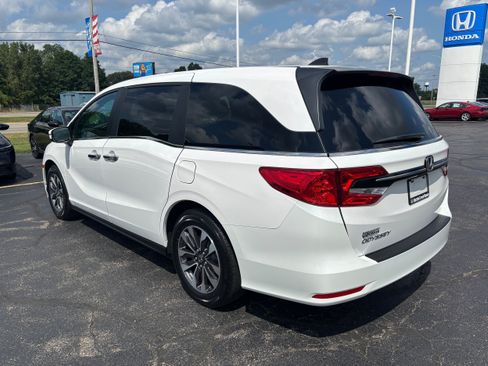 Certified 2024 Honda Odyssey EX-L image 8