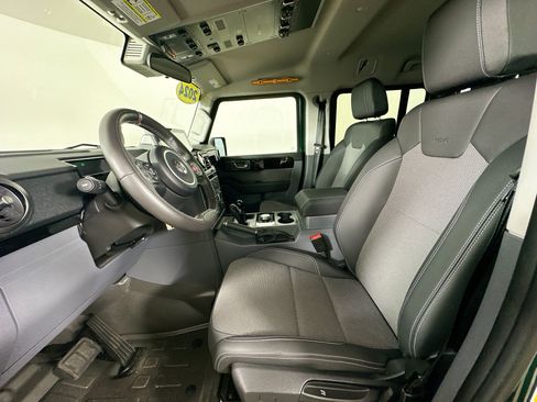 Used 2024 INEOS Grenadier AWD/4WD image 33