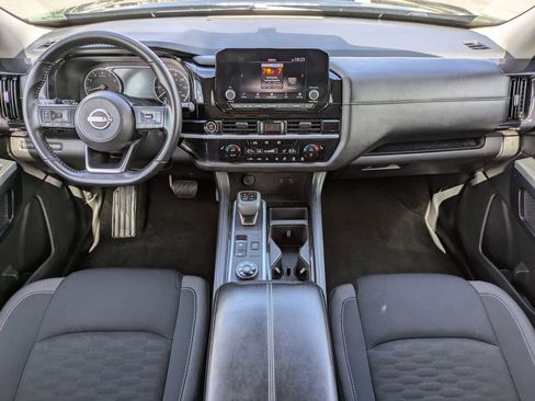 Used 2024 Nissan Pathfinder SV AWD/4WD image 16