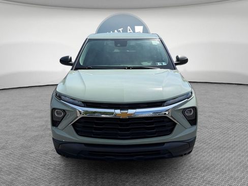 Used 2025 Chevrolet TrailBlazer LS w/ LS Convenience Package AWD/4WD image 9