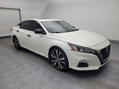 Used 2020 Nissan Altima 2.5 SR w/ Premium Package FWD image 11