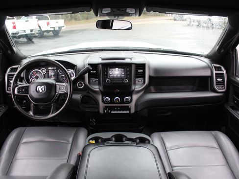 Used 2024 RAM 2500 Tradesman w/ Chrome Appearance Group image 24