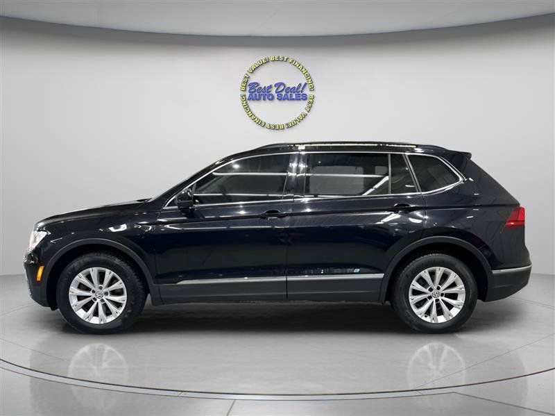 Used 2018 Volkswagen Tiguan SEL FWD image 2