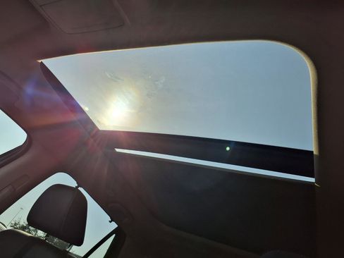 Used 2025 Honda Pilot Touring image 5