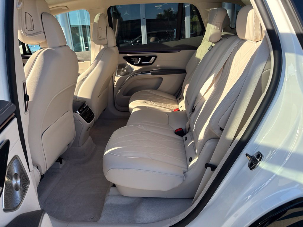 Used 2023 Mercedes-Benz EQS 580 4MATIC SUV image 8