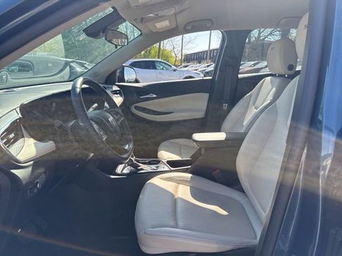 Certified 2024 Buick Encore GX Sport Touring w/ Advanced Technology Package FWD image 11