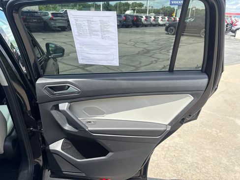 Used 2020 Volkswagen Tiguan SE w/ Panoramic Sunroof Package AWD/4WD image 34