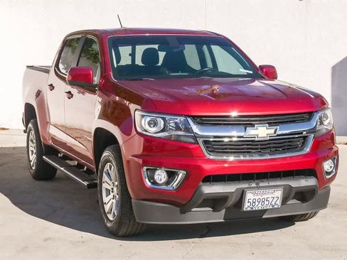 Used 2020 Chevrolet Colorado LT w/ Luxury Package image 3