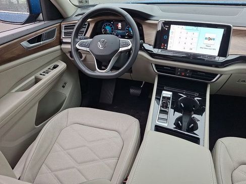 Certified 2025 Volkswagen Atlas SE w/ Panoramic Sunroof Package AWD/4WD image 14