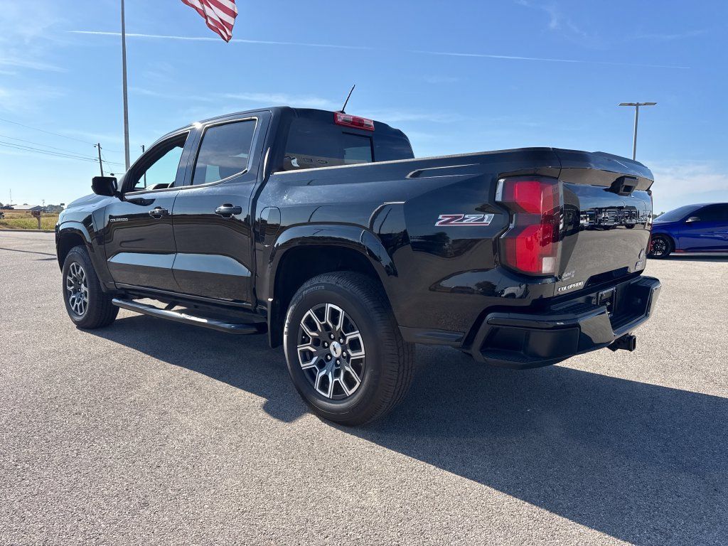 Used 2023 Chevrolet Colorado Z71 w/ Advanced Trailering Package AWD/4WD image 4
