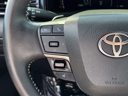 Used 2025 Toyota Camry SE w/ Convenience Package AWD/4WD image 29