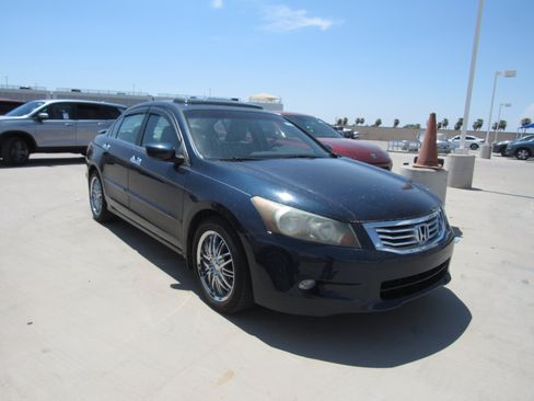 Used 2010 Honda Accord EX-L image 2