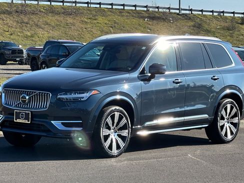 Used 2025 Volvo XC90 B6 Ultra image 7