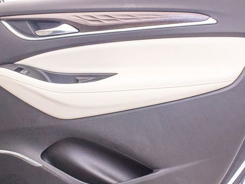 Used 2022 Buick Enclave Avenir w/ Avenir Technology Package image 14