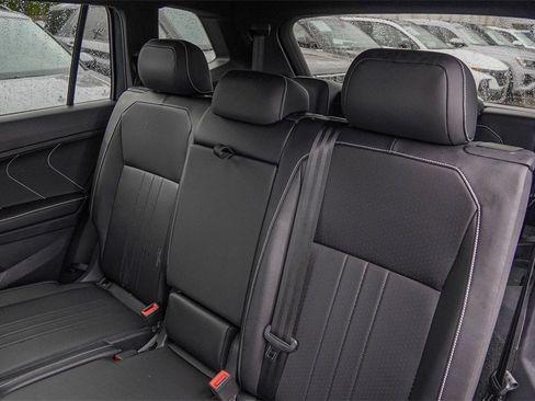 New 2024 Volkswagen Tiguan SE R-Line image 27