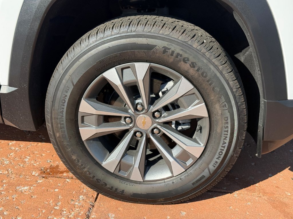 New 2027 Chevrolet Equinox LT FWD image 8